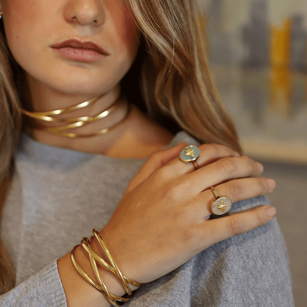 ANILLO-LEON-ABEJA-TREPILLE-1