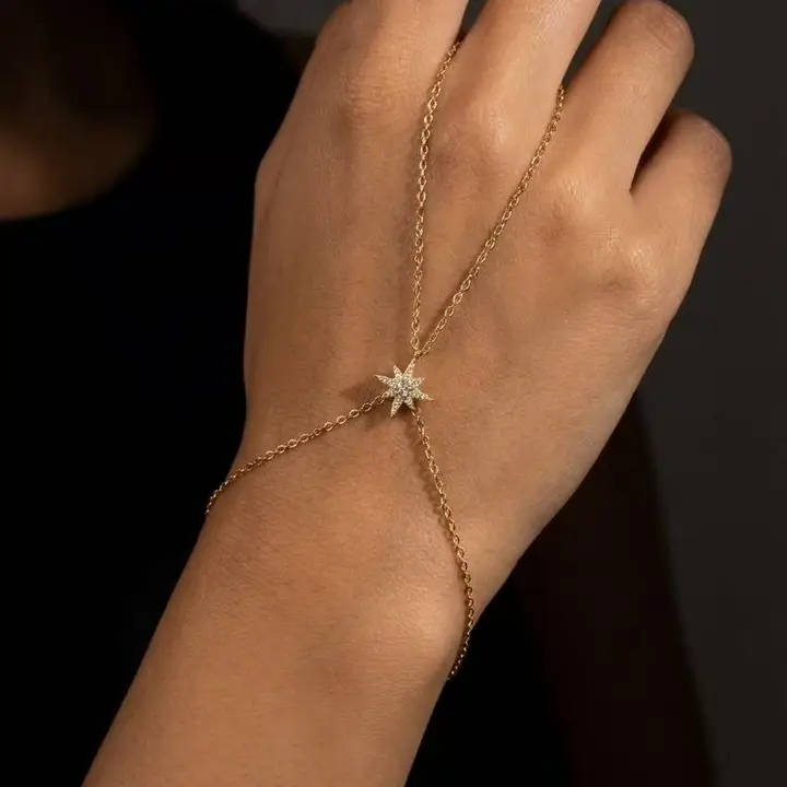 Pulsera de mano con estrella brillante en acero – Modelo Estela